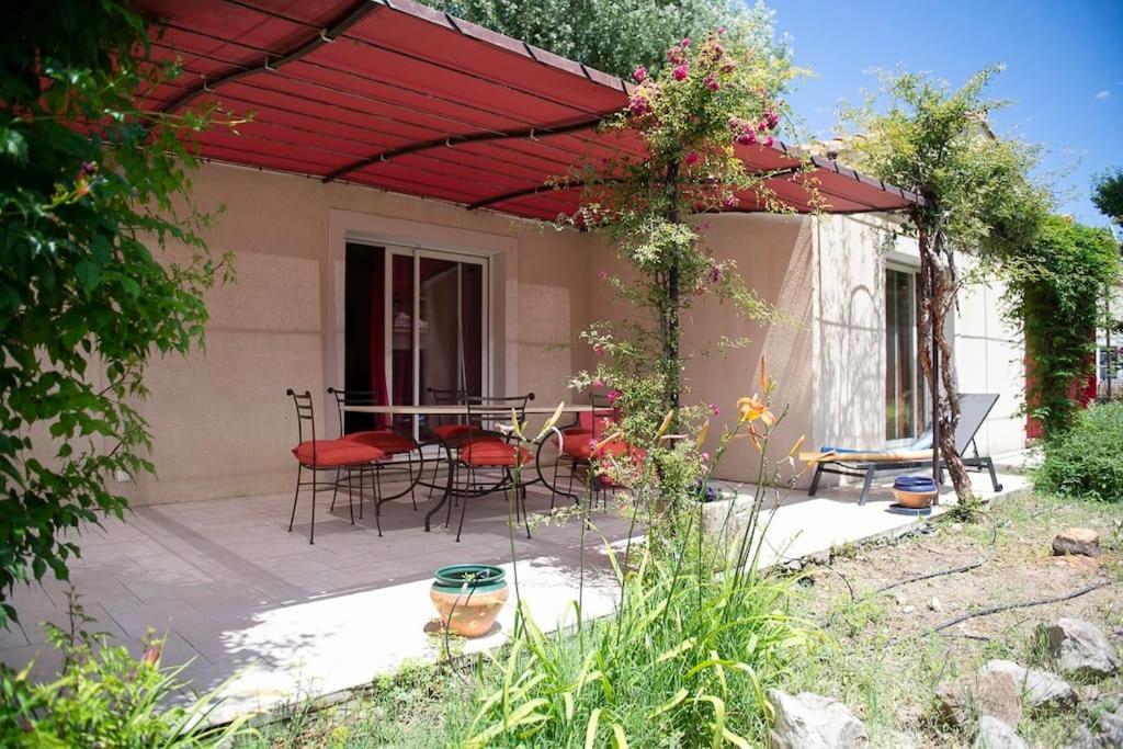 Petit Paradis . Pujaut المظهر الخارجي الصورة