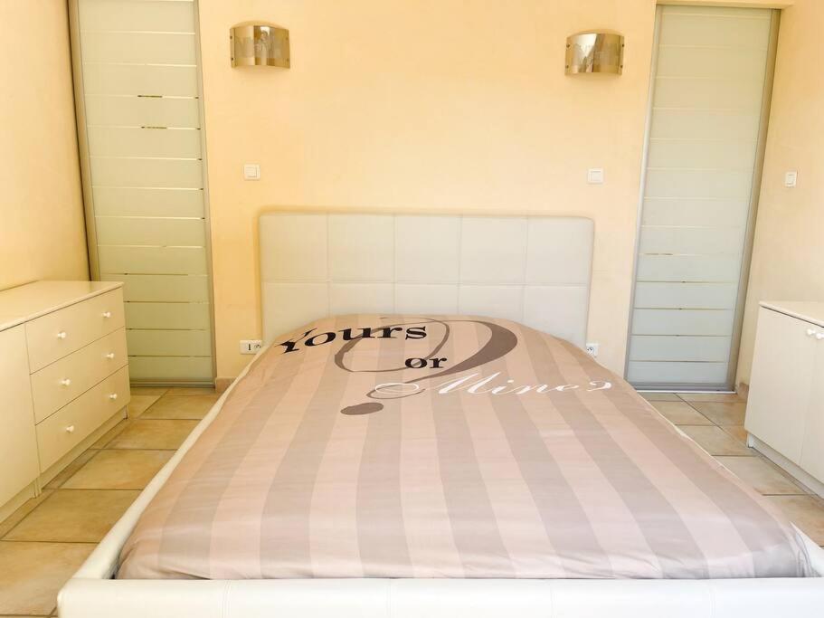 Petit Paradis . Pujaut المظهر الخارجي الصورة